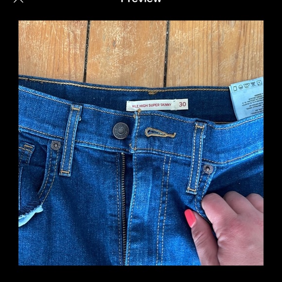 Levi Mile High Rise - Picture 2 of 3